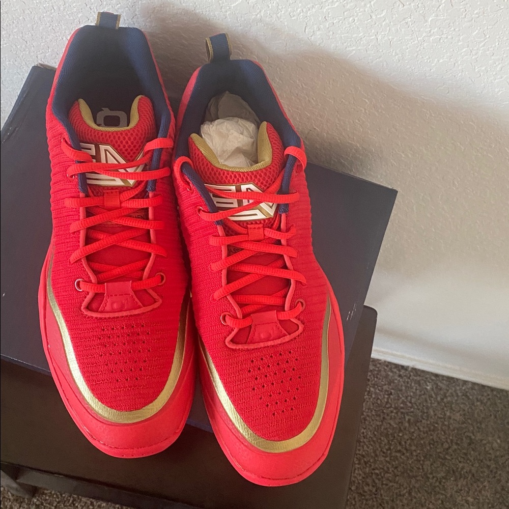 Men's Red Athletic Shoes